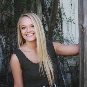 Meet your Posher, Carlee